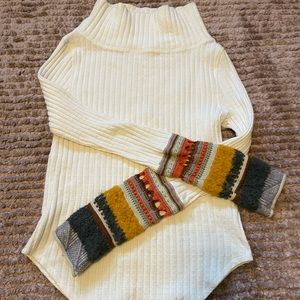 FREE PEOPLE bohemian sleeved sweater in mint condition